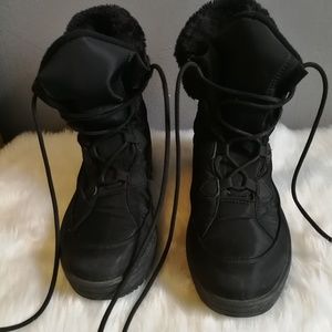 Pajar Canada women's lacey black boot 40M